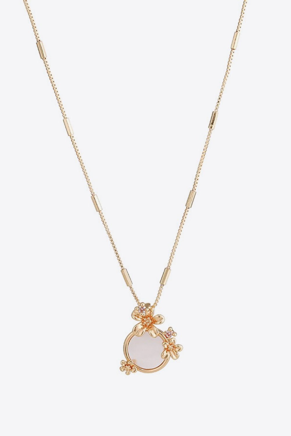  Collier pendentif fleur en nacre 