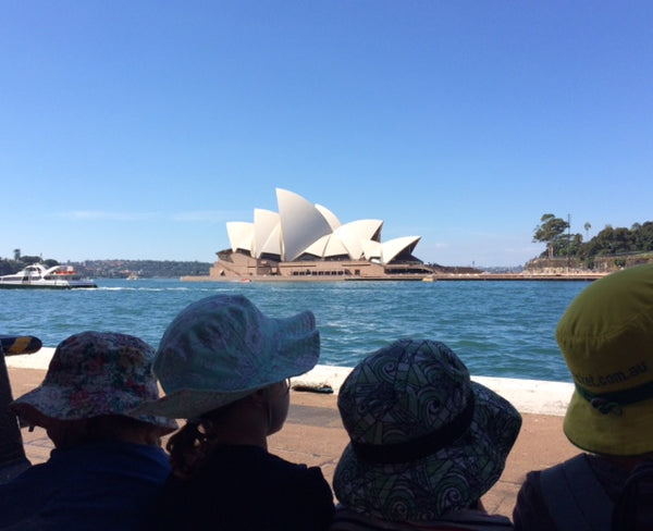Four children looking at the Sydney Opera House