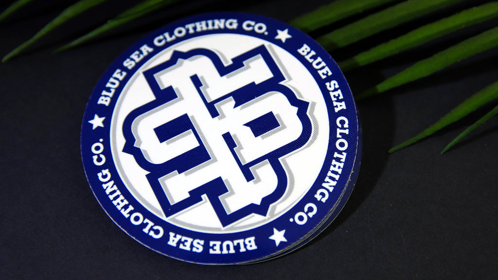 Kreismagnet auf weißem Vinyl mit Logo-Design gedruckt