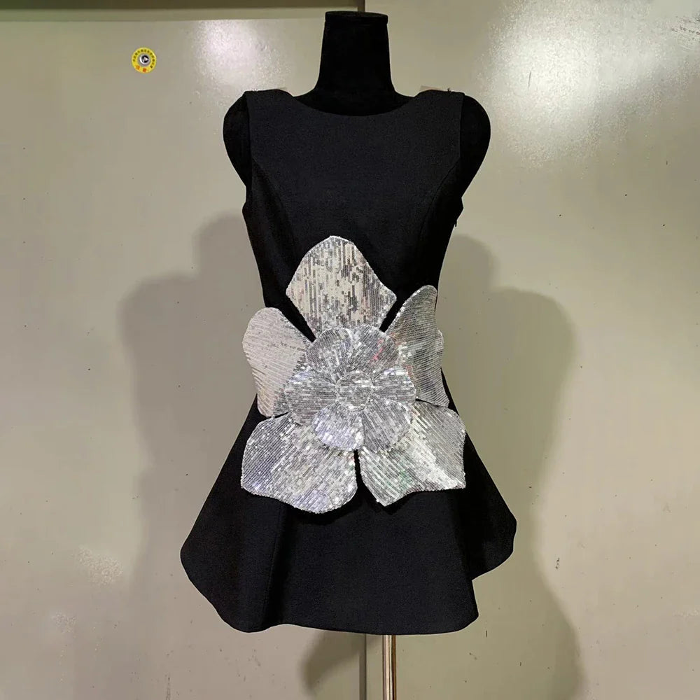 Elegant Backless A-Line Dress with Spliced Appliques