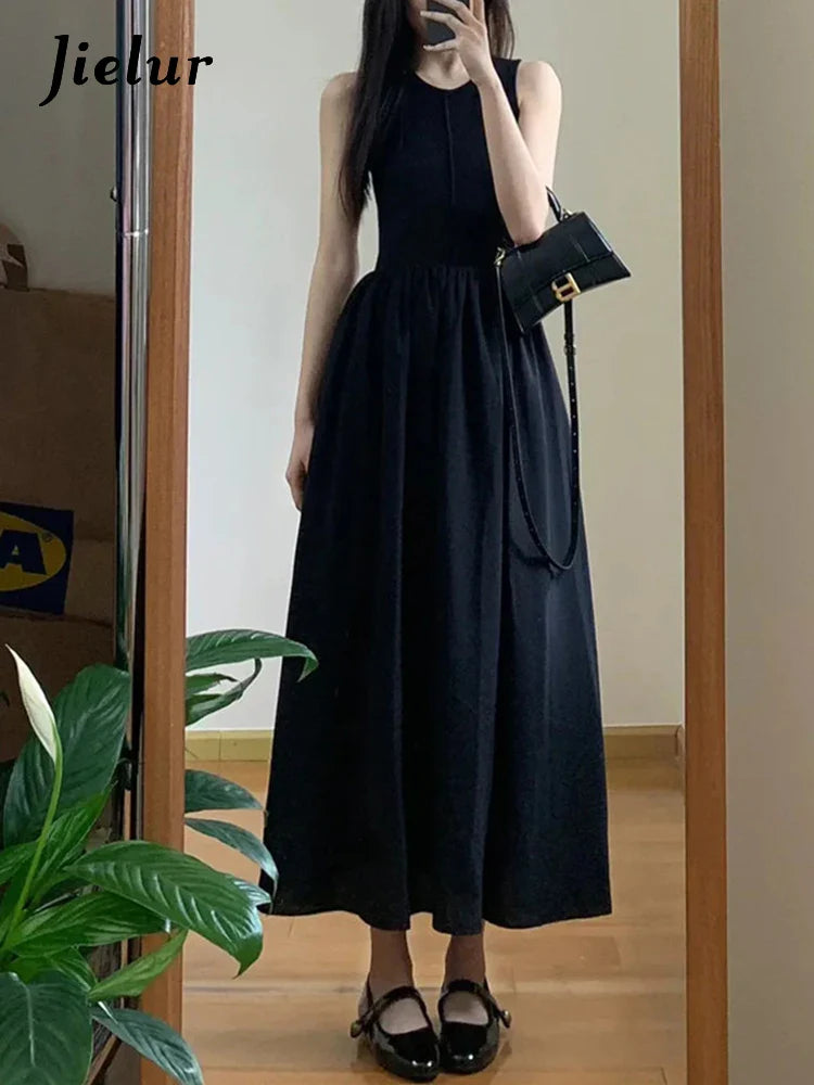 Elegant Sleeveless Midi Dress for All Seasons