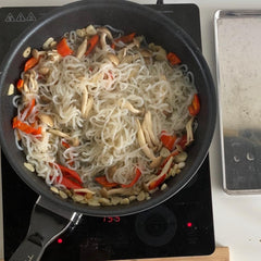 素食酮油大蒜辣椒油和魔芋面