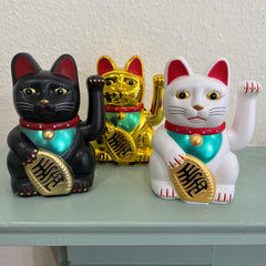 Traditional battery operated Maneki Neko