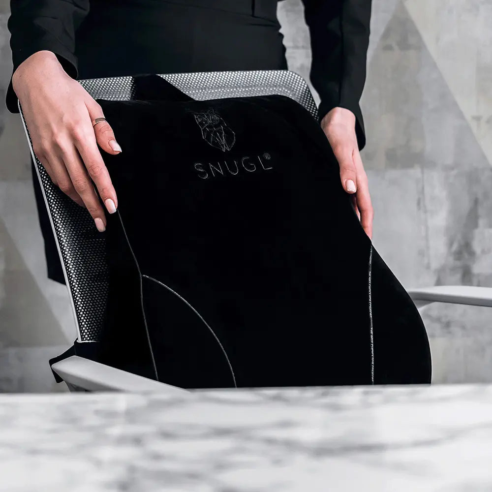 https://cdn.shopify.com/s/files/1/0736/1491/7918/files/snugl-lumbar-cushion-washable.webp?v=1685544240