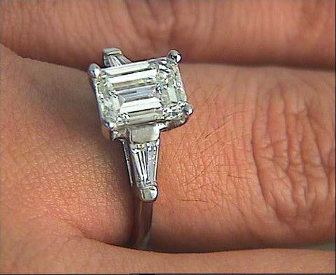 2.10ct G-VS2 EMERALD CUT DIAMOND 