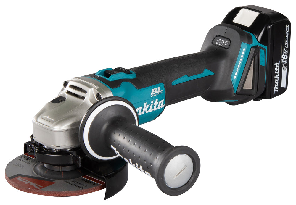 Taladro percutor con cable Makita HP1641K de 680 W + maletín