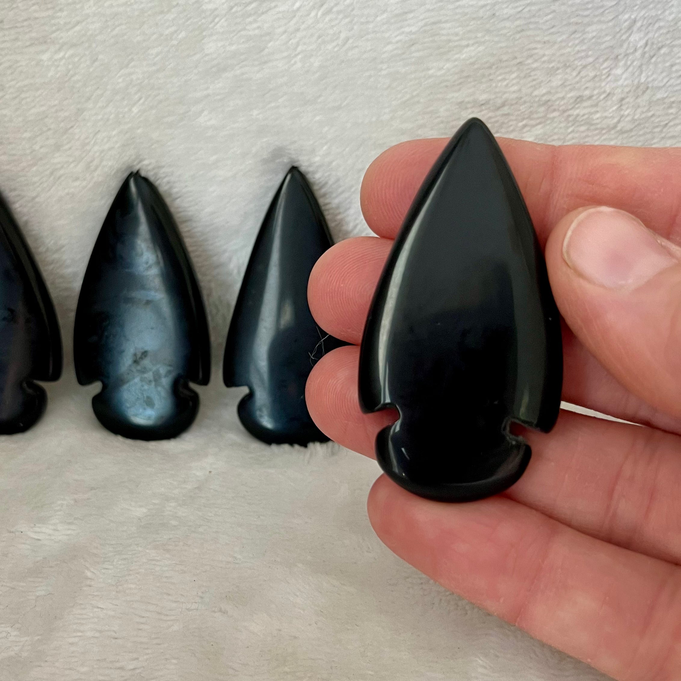 Black Obsidian Arrowhead Carving (Approx. 2” X 1”) 0220