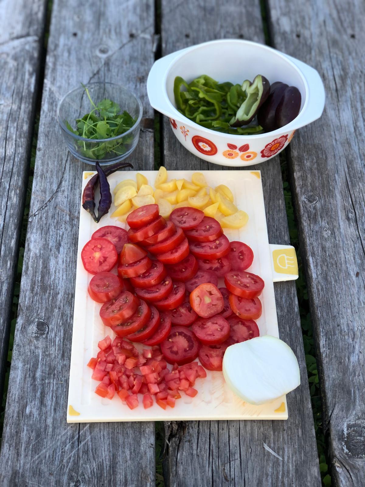 salsa ingredients chopped