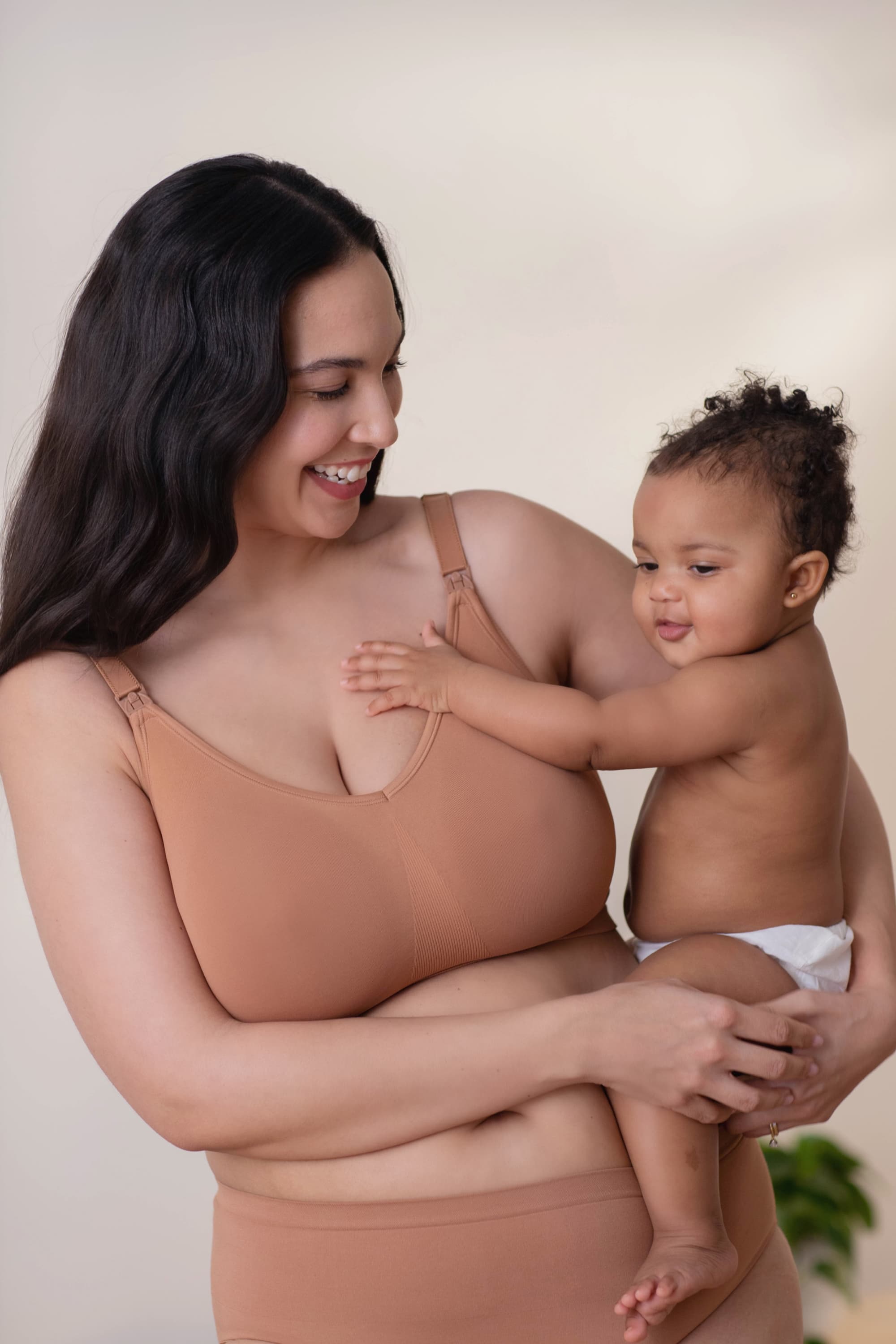 Breastfeeding With Large Breasts – Bravado Designs UK