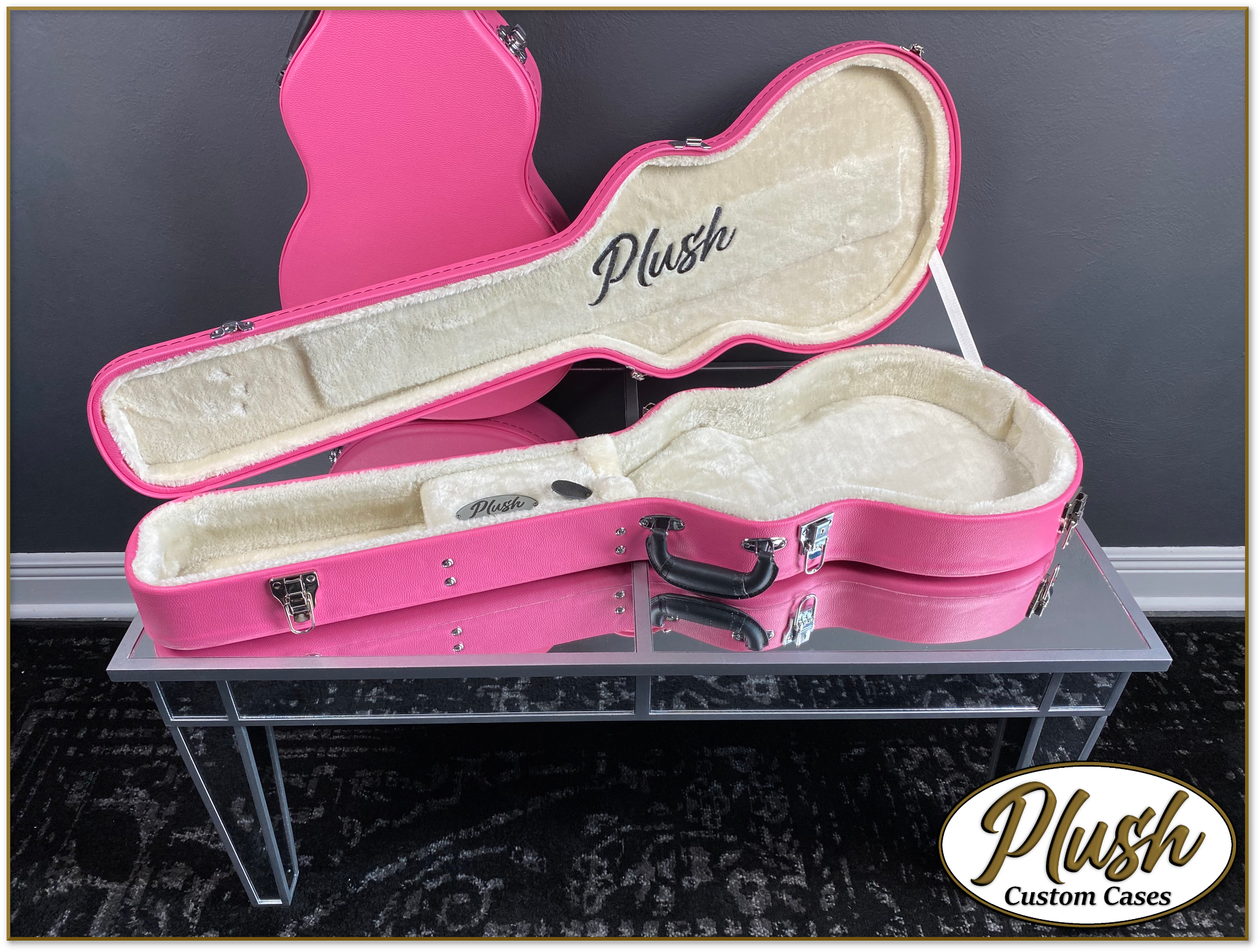 Plush-Paul LP Custom Guitar Case Pink Tolex with Cream Fur