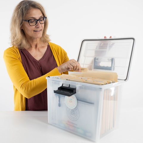 women removing documents from her Nokbox