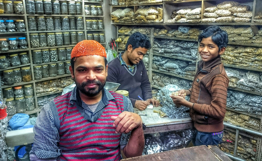 They say you can find anything you’re looking for in Chandni Chowk market. Adventures of finding Fair Trade jewelry supplies for Ten Thousand Villages.