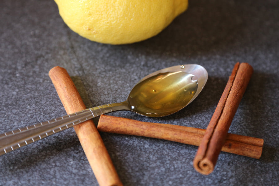 7 Seasonal Holiday Cocktail & Mocktail Recipes | Classic Hot Toddy | Ten Thousand Villages | #LiveLifeFair