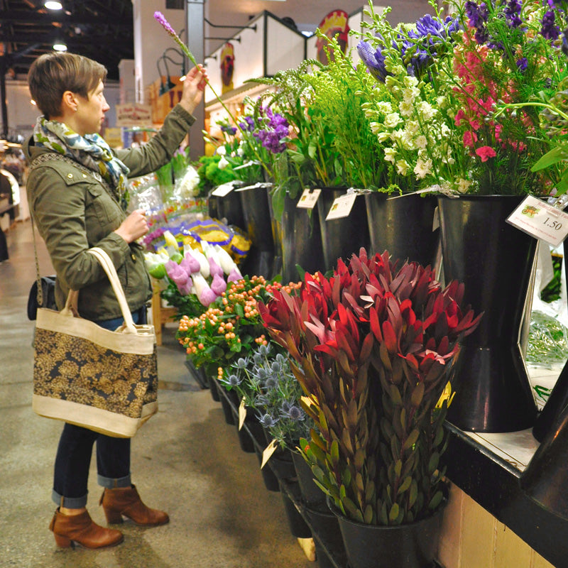 A Beginner's How-To Guide to Flower Arranging Ten Thousand Villages