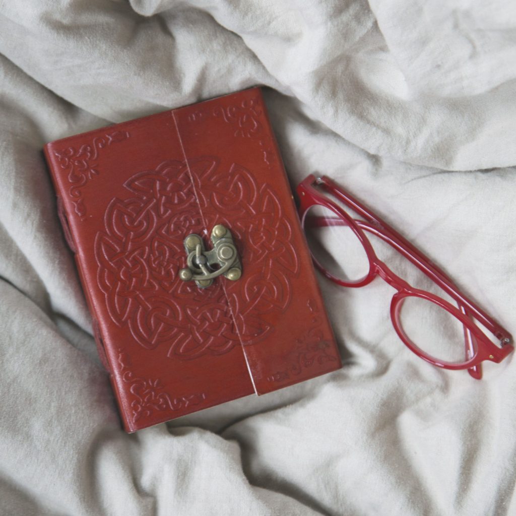 Eight Great Anniversay Gifts | Endless Knot Leather Journal