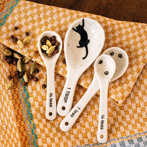 Turned these plain wooden measuring spoons into Froggy measuring spoons! :  r/cottagecore