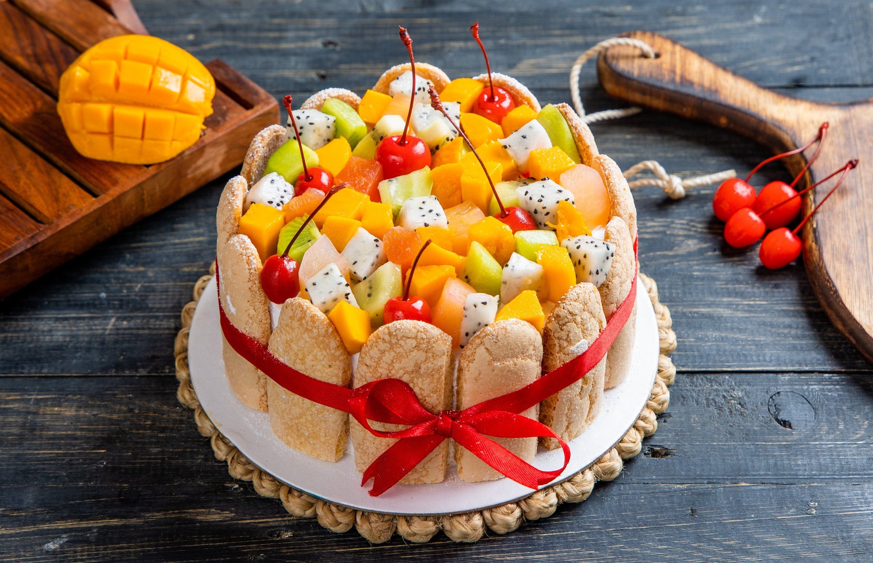 Buy/Send Creamy Vanilla Fruit Cake Half Kg Online- FNP