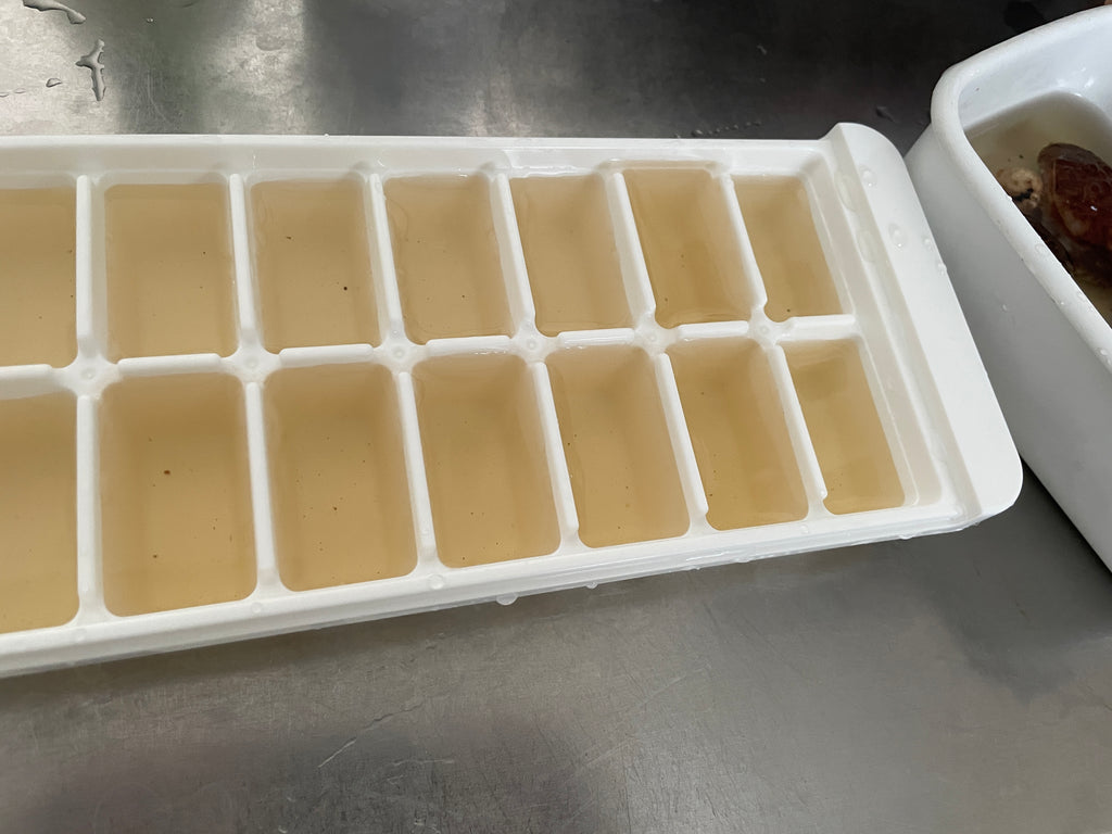 干し椎茸の出汁を製氷機で凍らせたところ