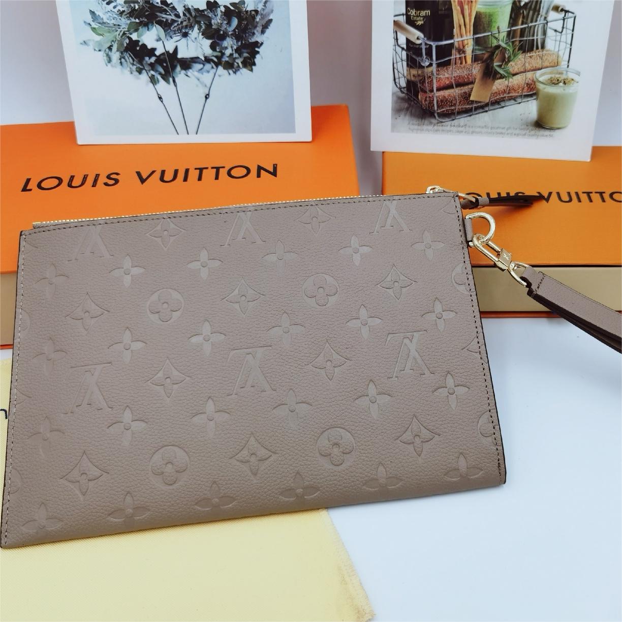 LV Louis Vuitton New Hot Selling Medium Wrist Wallet