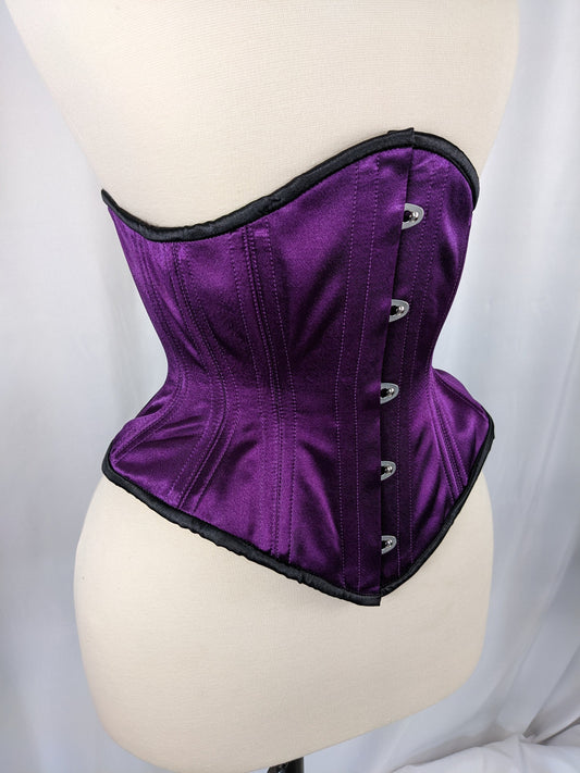 Black Lace and Green Satin Steel Boned Low Curve Mid Hip Underbust Cor –  Corsets & Cogs
