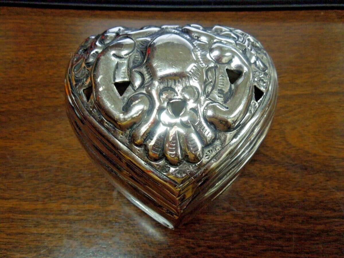 Vintage Metal Heart With Pocket – Post Furnishings