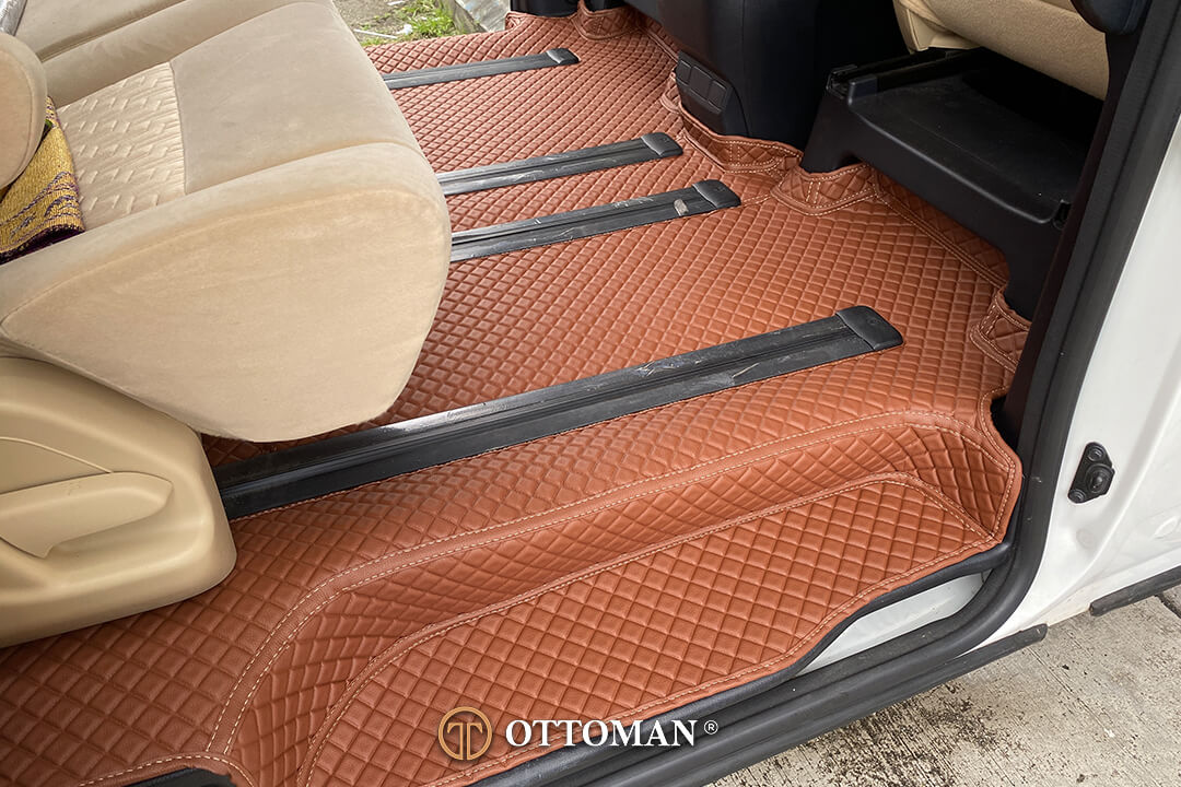 Ottoman Car Mat Classic Porsche Orange (2).jpg__PID:016328c7-2632-40bb-a05a-afc3ecaa5486