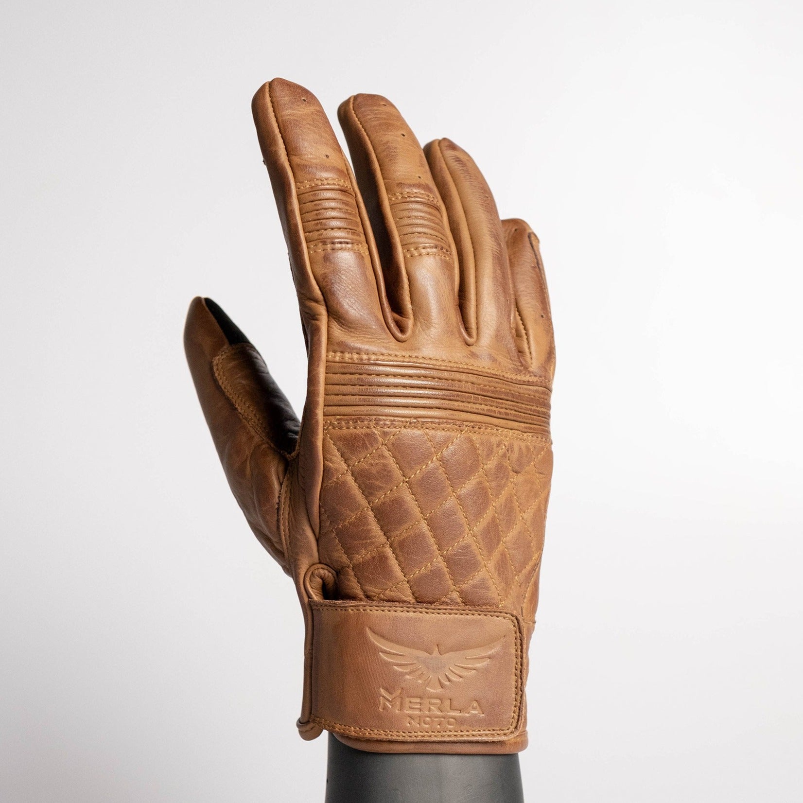 Quilted leather gloves