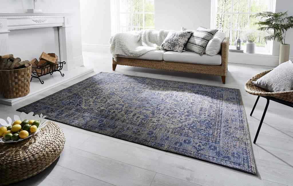 Layer The Rug For A Blend