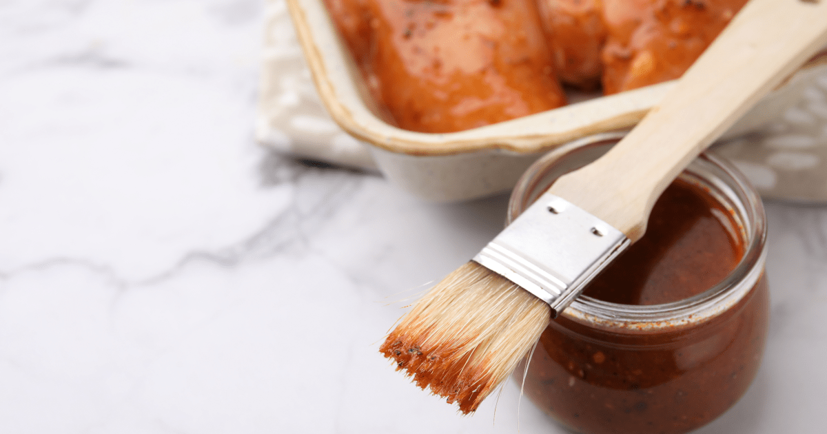 Basting brush and BBQ sauce | Ultimate Nutrition