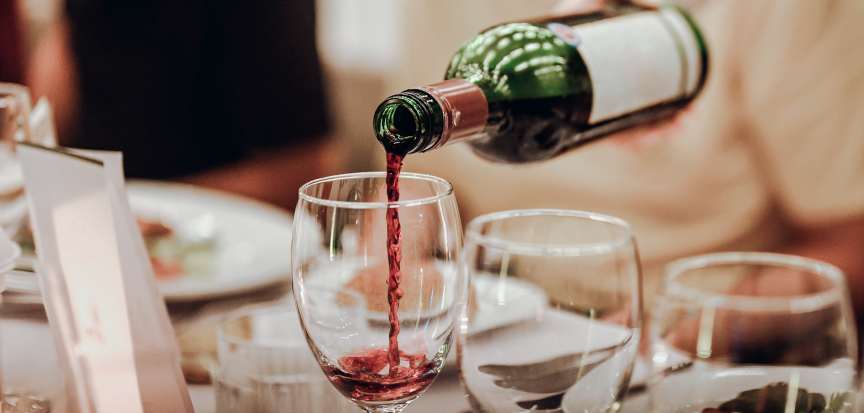 What does Chianti wine taste like?