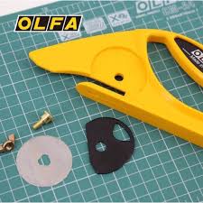 Olfa 29B Rotary Cutter www.Sewing.sg/Olfa To cut carpet and various sheets. Blade exposure is low