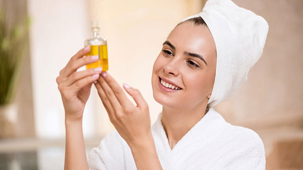 lợi ích khi bôi dầu oliu lên mặt lợi ích khi bôi dầu oliu lên mặt, công dụng khi bôi dầu oliu lên mặt