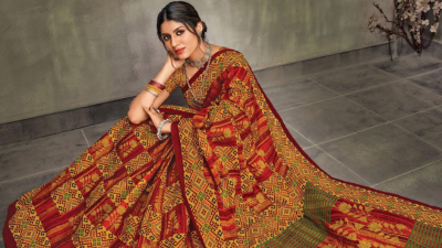 pure cotton saree wearing woman