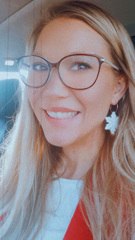Smiling selfie of Nikki Howser, founder of Bright Type Designs
