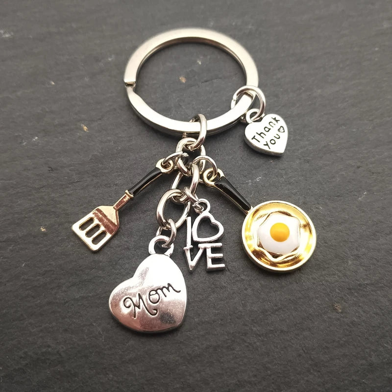 Heart-shaped engraved letter keychain - Image 6