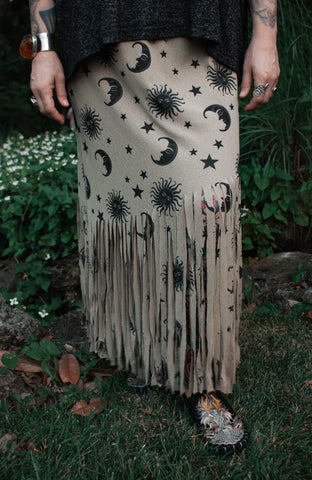 what is a boho skirt & how to style