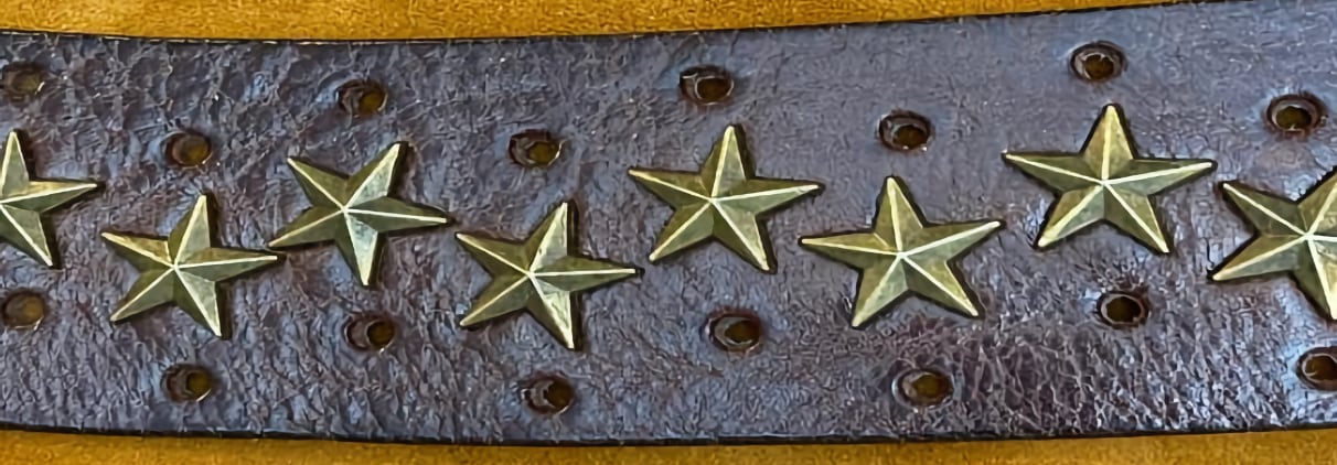 rivets on star belt