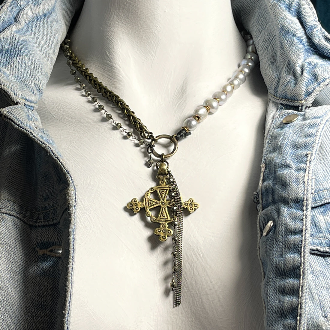 GABRIELLA Pyrite Rosary Chain with Baroque Pearl Y Lariat Matinee Necklace