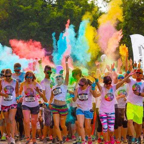 People at the starting line of a Colour Run