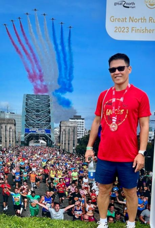 photo board being used as a photo prop at great north run