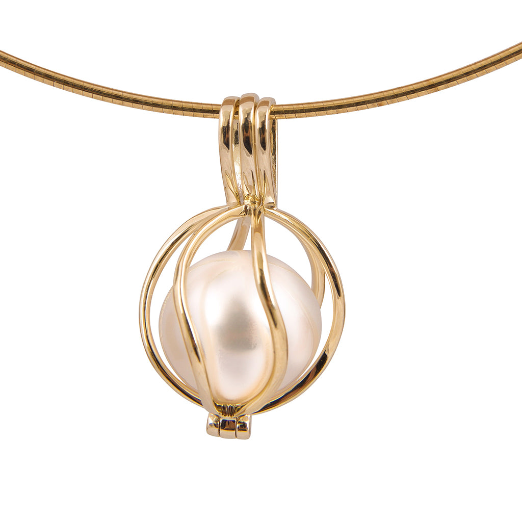 cultured pearl pendant
