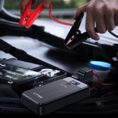 chargeur-batterie-voiture-jump-starter