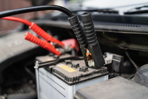 comment-brancher-chargeur-batterie-voiture-4