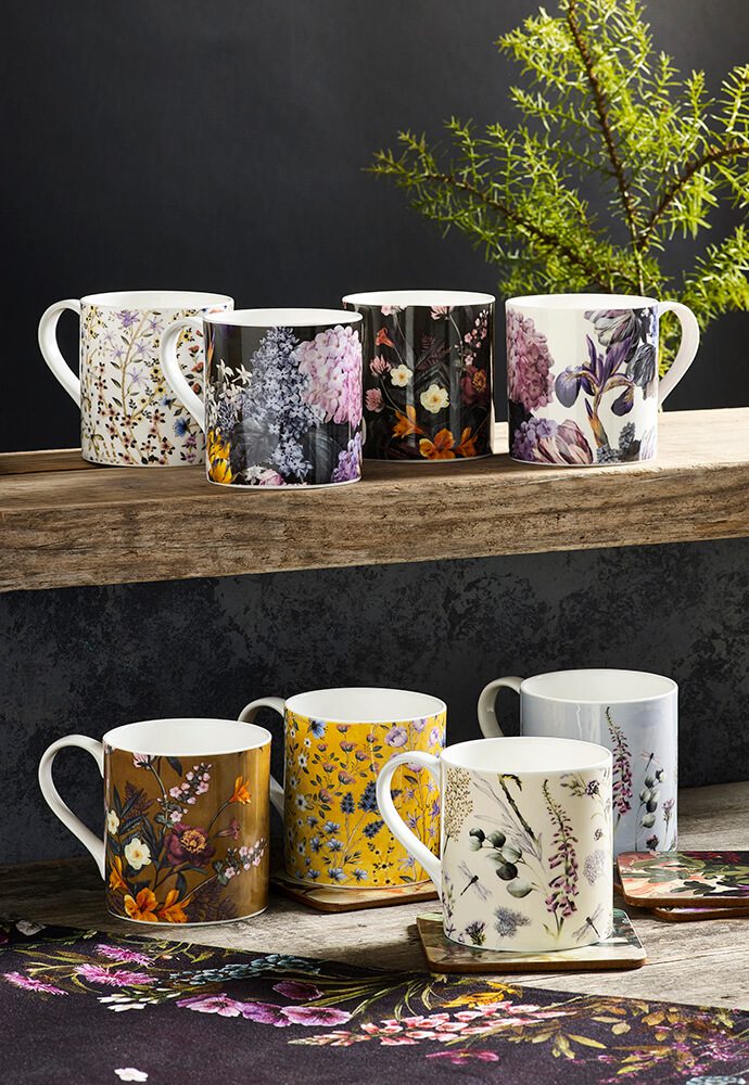 Bone china shop mug set