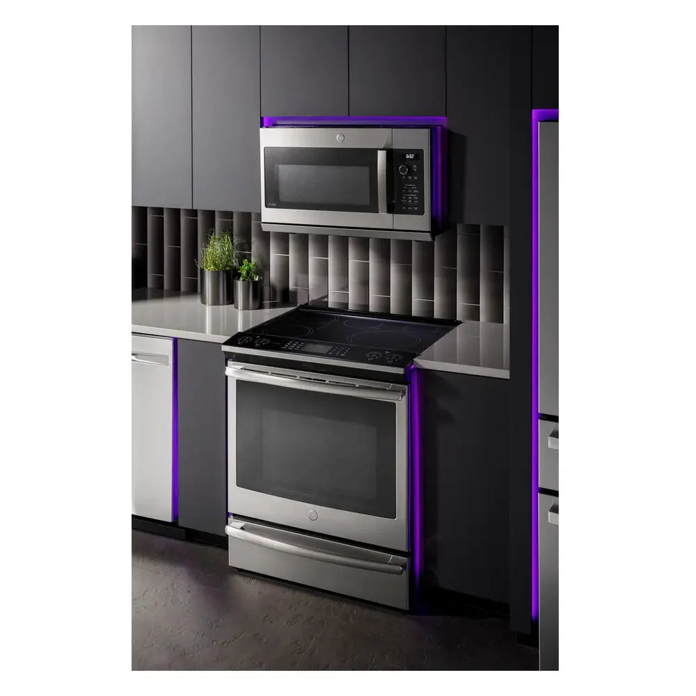 PVM9225RYSS-Lifestyle