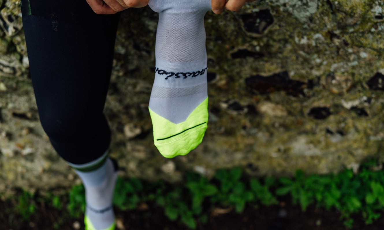Choose the Right Cycling Socks for Comfort and Performance – Proviz