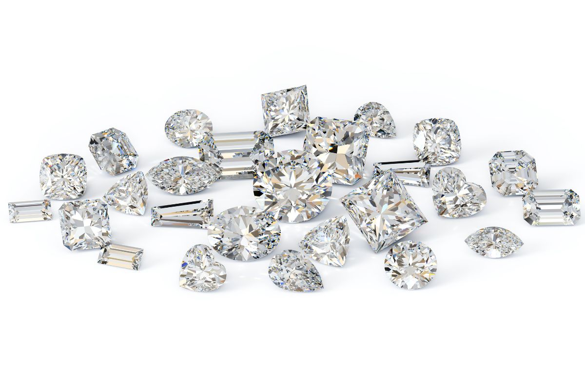 A huge collection of different cut of diamond shown in the picture.