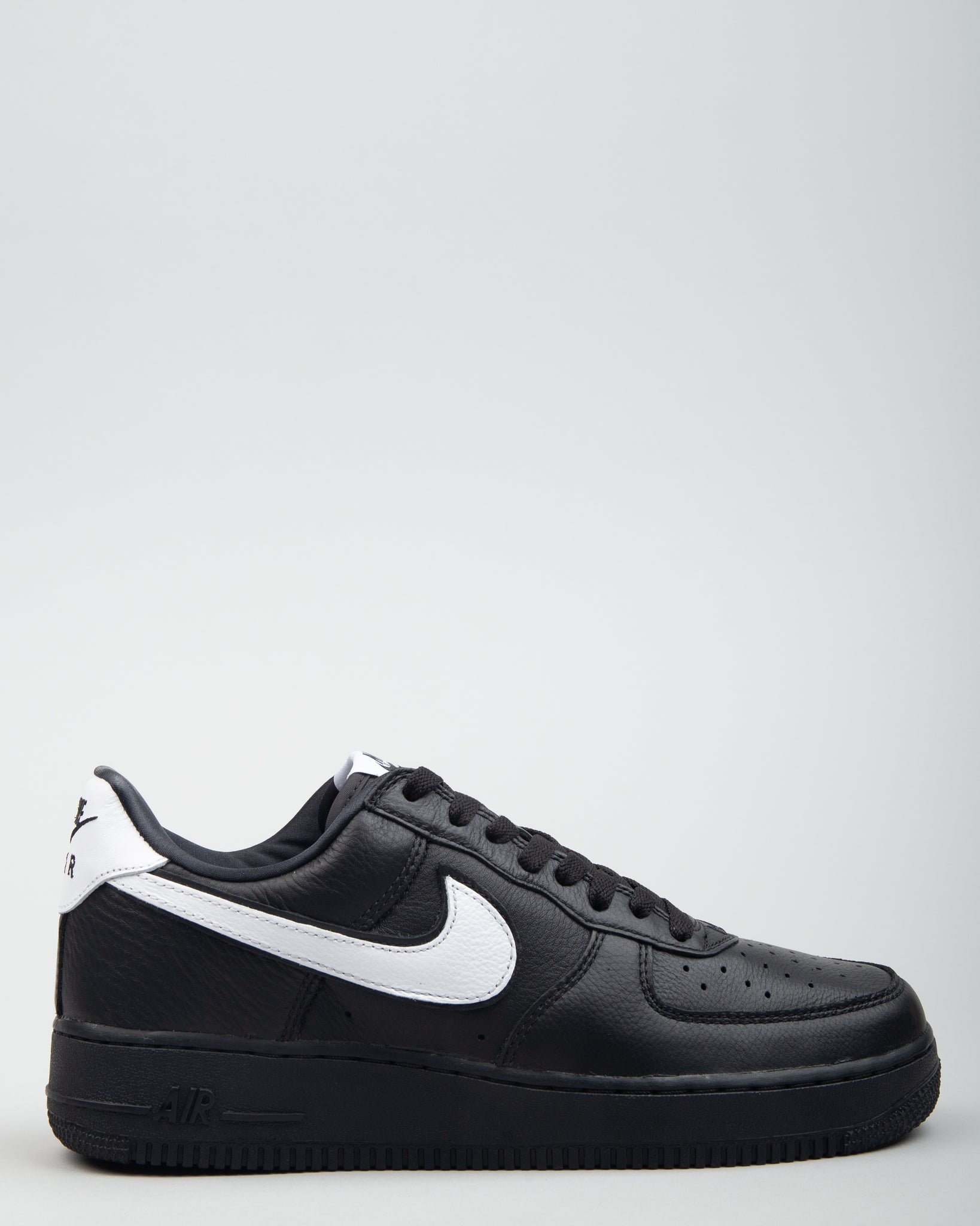 nike af1 low black and white