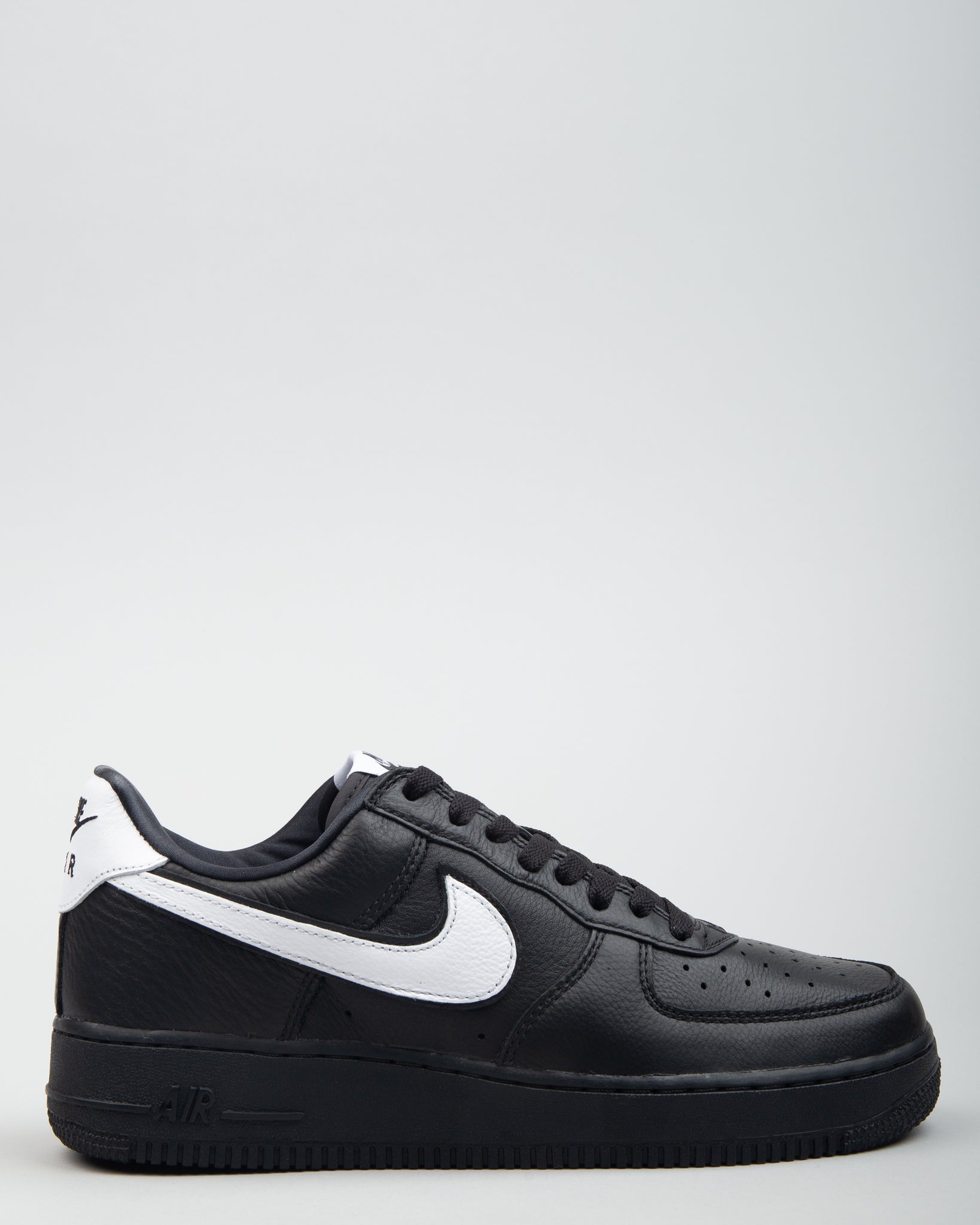 nike af1 black and white