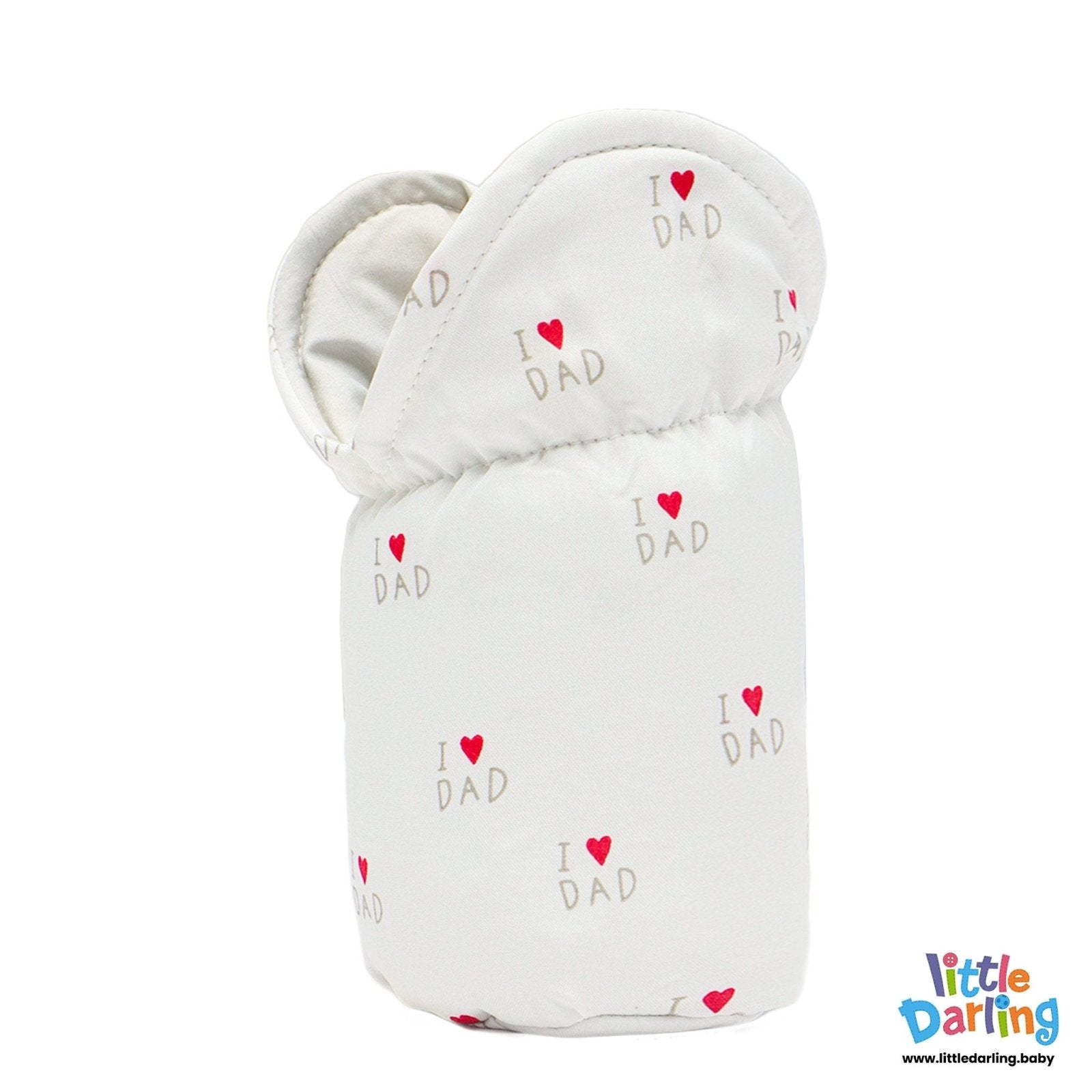 https://cdn.shopify.com/s/files/1/0740/6764/0622/products/baby-feeder-cover-i-love-dad-little-darling-little-darling-574589.jpg?v=1687350382